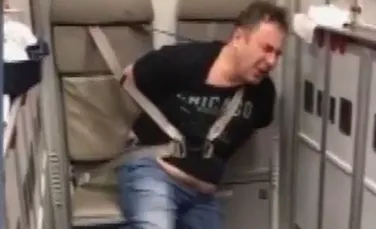 Motivul pentru care un pasager scandalagiu a fost legat de scaun într-un avion din Rusia
