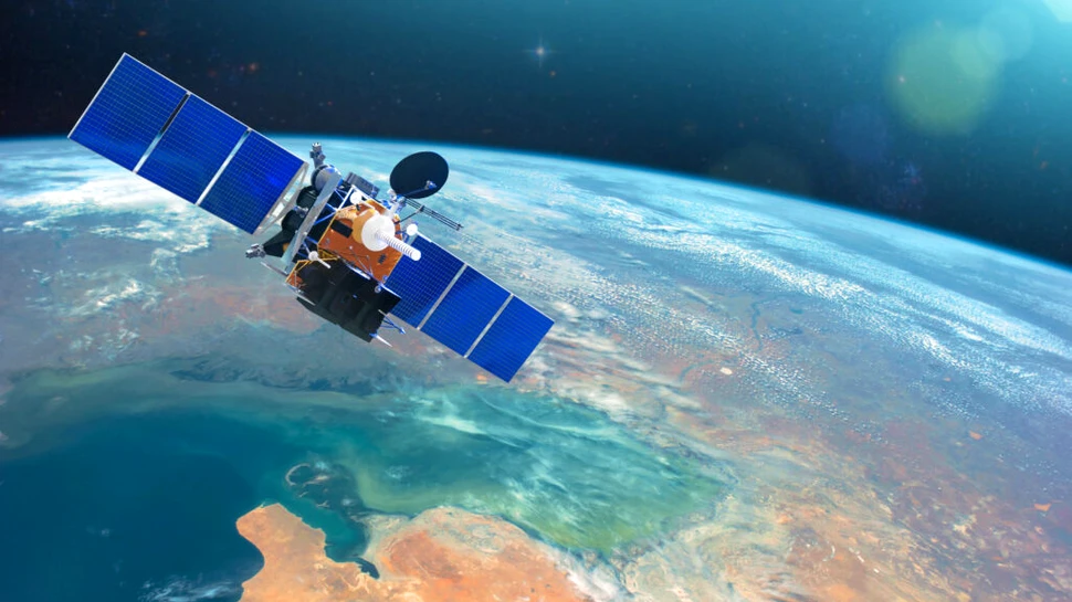 Un satelit „tricotat” va fi lansat pe orbită pentru a observa Pământul