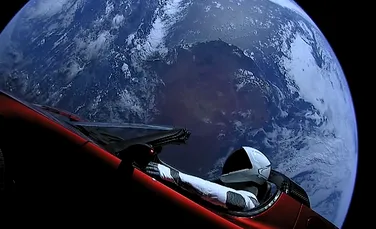 Maşina Tesla, lansată de SpaceX în urmă cu nouă luni, a trecut de orbita planetei Marte