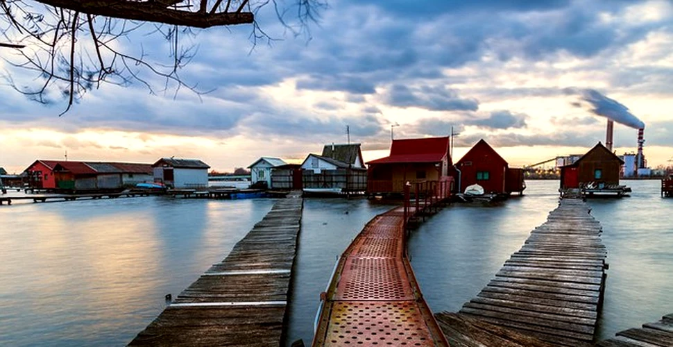 Uitaţi de Maldive: acesta este uimitorul sat plutitor aflat la doi paşi de România