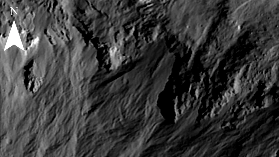 Cunoscutul asteroid Vesta pare să fi deţinut apă