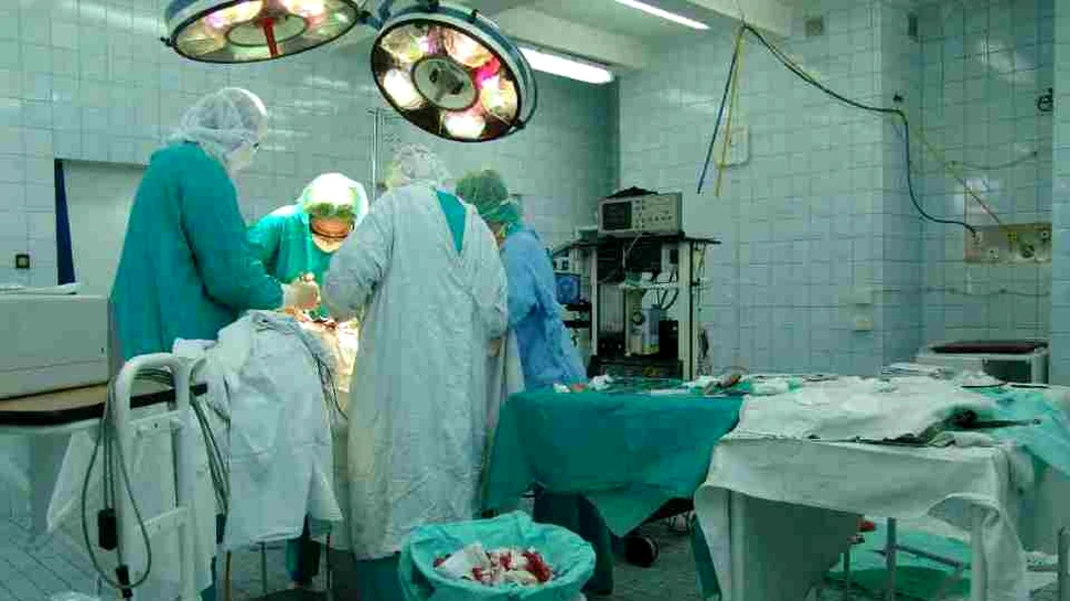 Mii de medici străini din Marea Britanie, anchetaţi după descoperirea unui psihiatru fără calificare