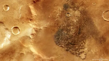 Sonda Mars Express a transmis imagini superbe cu „valuri metalice” înalte de 100 de metri