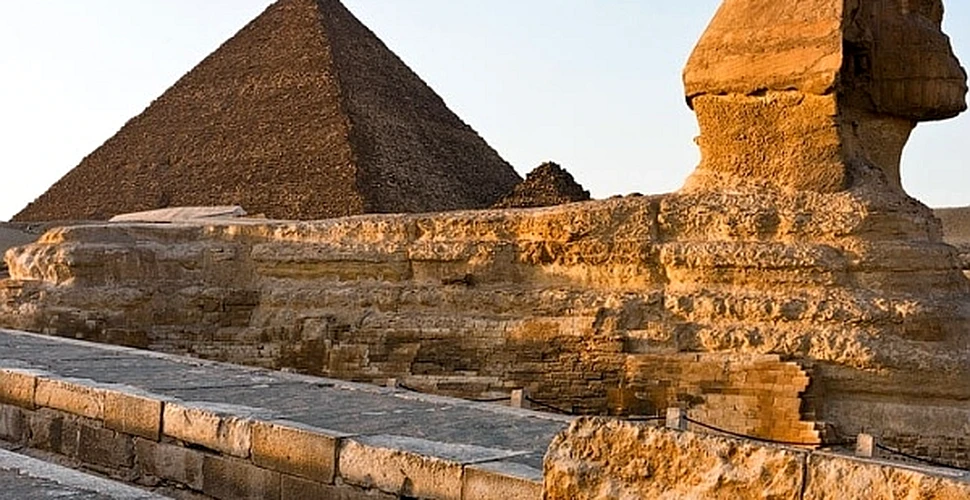 Cum se vede lumea de pe Marea Piramidă din Giza? Turiştii ruşi s-au strecurat noaptea pentru a afla (GALERIE FOTO)
