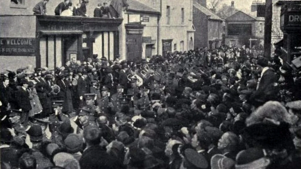 Benjamin Disraeli și William Gladstone, pionierii democrației de masă