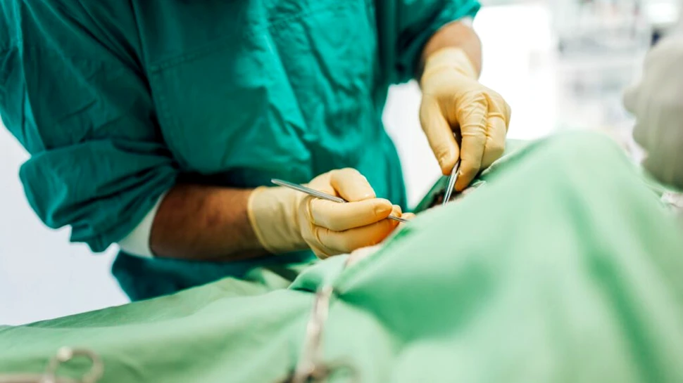 Un cuțit chirurgical care „miroase tumorile” poate detecta cancerul uterin în doar câteva secunde