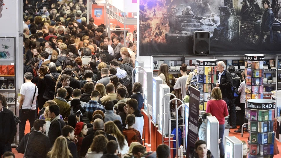 Târgul Internaţional Gaudeamus a atras peste 125.000 de vizitatori la ediţia a 25-a. „Biletele s-au terminat, intrarea e liberă”