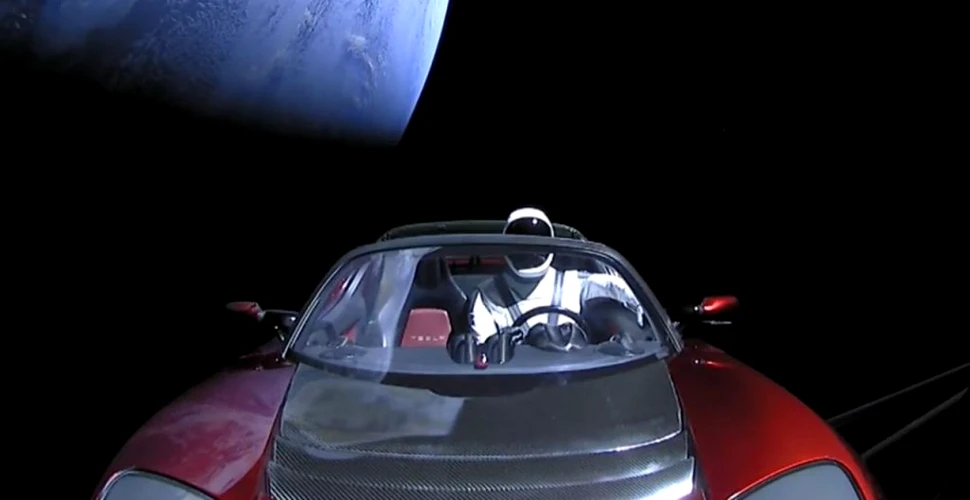 Tesla Roadster a lui Elon Musk s-a apropiat de Marte. Starman este încă la volan