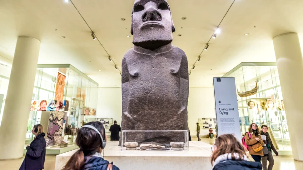 Aproape 2.000 de artefacte au fost furate de la British Museum