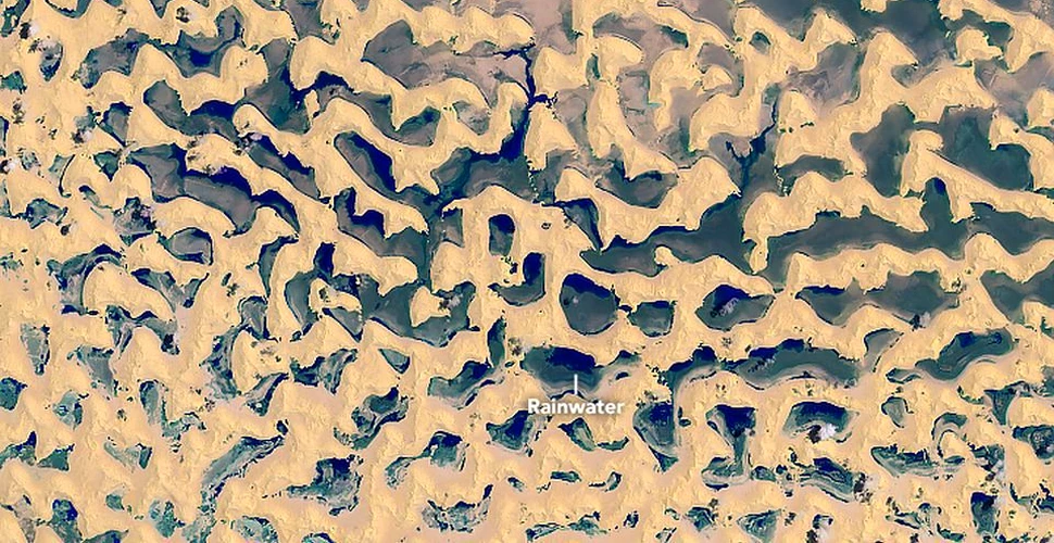 Ciclonul Mekune a produs apariţia lacurilor în cel mai arid deşert de pe Terra