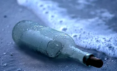 Sticlă aruncată în Oceanul Atlantic din New York, găsită pe o plajă din Franţa, la 5.700 de kilometri. Ce mesaj conţinea