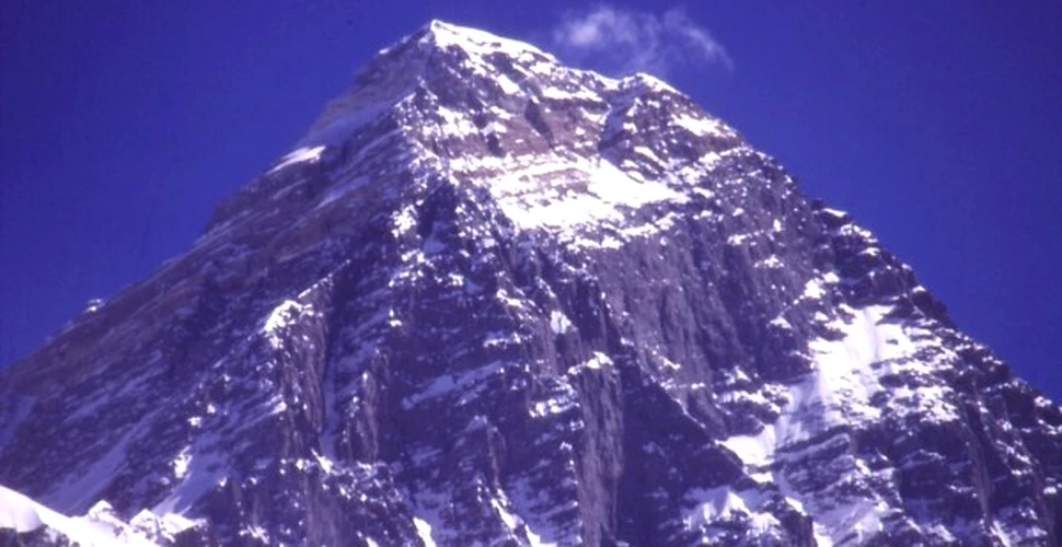 S-a (re)stabilit inaltimea Everestului!