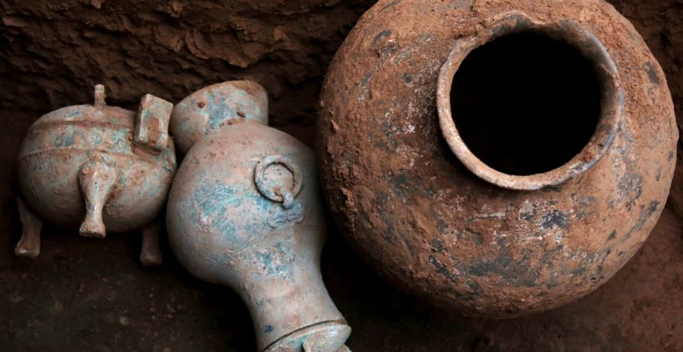 Un vas cu vin vechi de 2.200 de ani a fost descoperit într-un mormânt din China