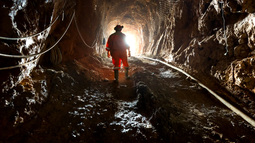 Cea mai adâncă mină de aur din lume ajunge la 4 kilometri în interiorul Pământului