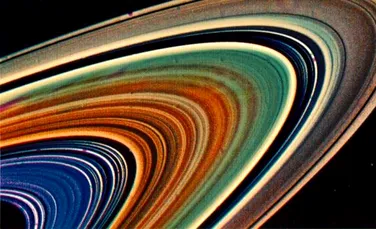 A fost dezvaluit misterul inelelor lui Saturn