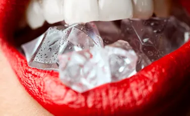 De ce nu trebuie niciodată să zdrobești cuburi de gheață cu dinții?