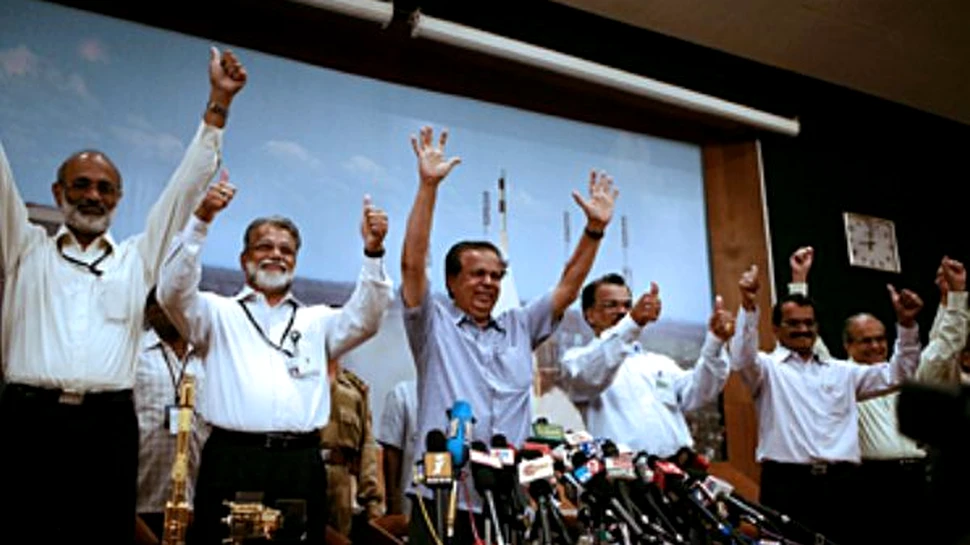 India sarbatoreste cucerirea Lunii