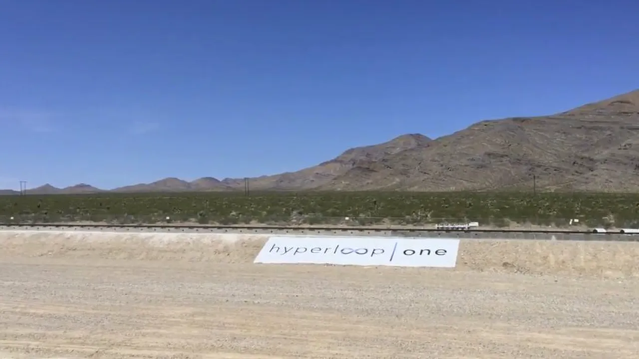 1-hyperloopdemonstration 