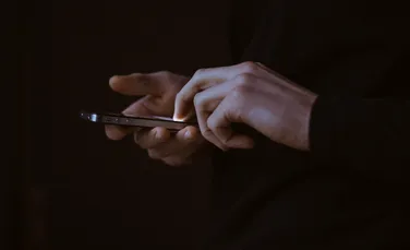 Este o legătura între telefoanele mobile şi cancer? Americanii au găsit răspunsul