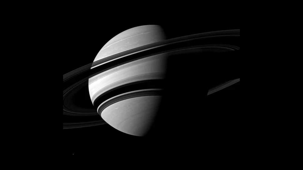 Inelele lui Saturn strălucesc mândre într-o nouă fotografie realizată de Cassini (VIDEO)