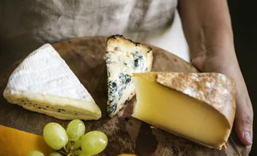 Motivul pentru care fiecare tip de brânză are un miros diferit