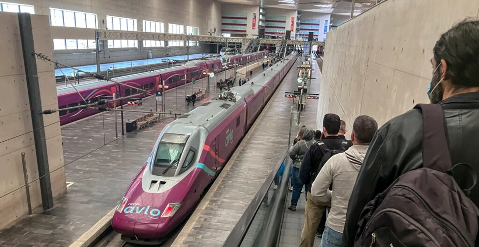 Un bărbat care a strigat că face parte din Hamas a agresat sexual două femei într-un tren în Spania