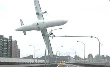 Ce a făcut pilotul TransAsia cu 8 secunde înainte de prăbuşirea avionului. Înregistrările au fost făcute publice