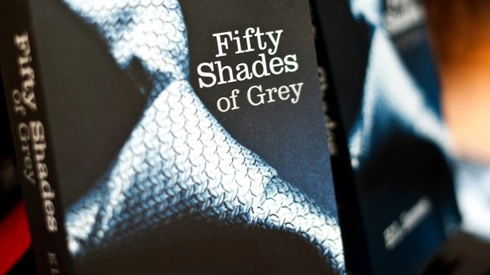 Ce riscă femeile care citesc romanul erotic „Fifty Shades Of Grey”? Răspunsul neaşteptat descoperit de cercetători