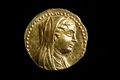 Descoperire arheologică rară în Ierusalim: Monedă de 2.270 de ani cu portretul unei regine egiptene