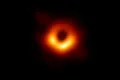 Prima gaură neagră fotografiată de omenire se învârte, au confirmat oamenii de știință