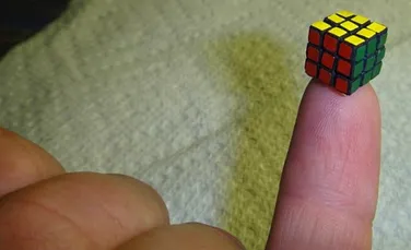 Cel mai mic cub Rubik din lume (VIDEO)