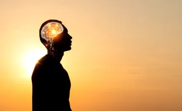 Nostalgia tinereții: De ce ne întoarcem cu mintea în trecut și cum ne ajută asta să îmbătrânim mai bine