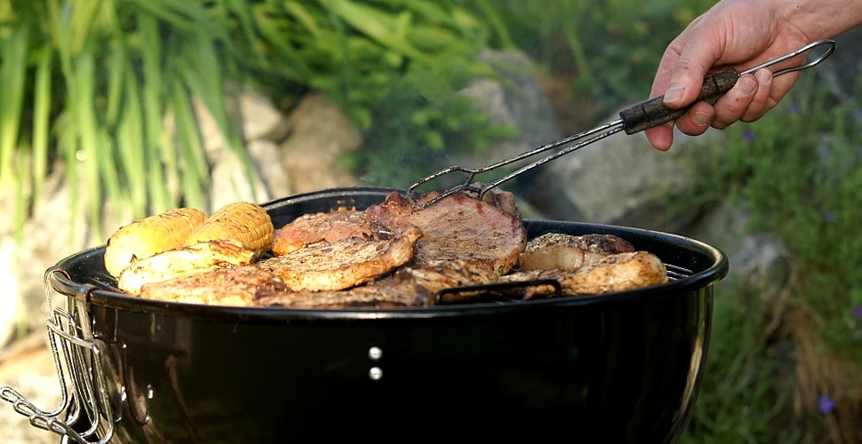 Cercetătorii au descoperit efectele neştiute ale unui compus existent în carnea preparată la grătar