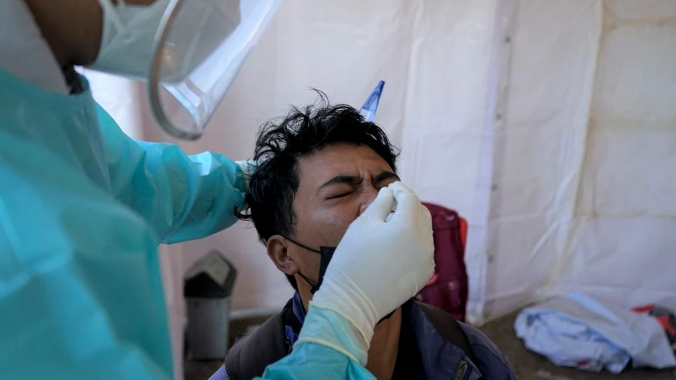 SUA au impus testarea COVID-19 pentru vizitatorii din China