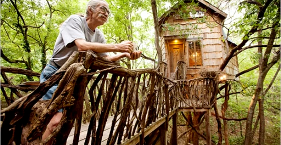 Omul care construieste case reciclate (FOTO)