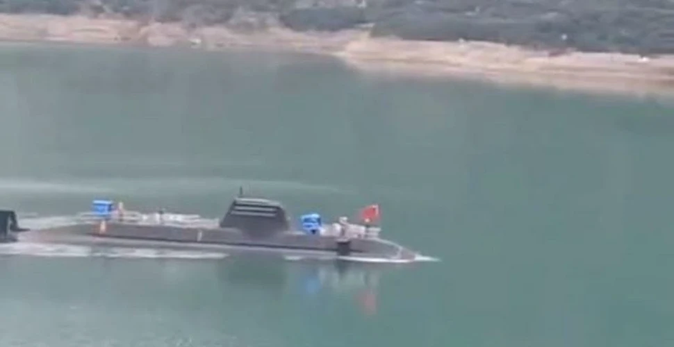 Imagini cu un submarin diesel-electric al Chinei care iese la suprafață. Ce include noul model?