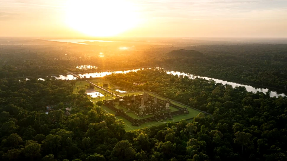 Inteligența Artificială ajută arheologii să scoată la lumină secrete din perioada Angkor