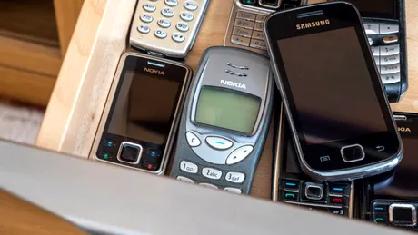 Cum poți să refolosești telefoanele vechi și uitate din sertare?