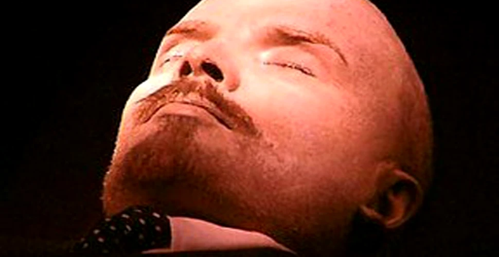 Lenin va fi inhumat dupa 84 de ani