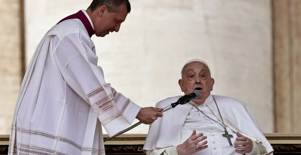 Papa Francisc, apariție surpriză după slujba din Duminica Floriilor. Ce le-a urat credincioșilor?