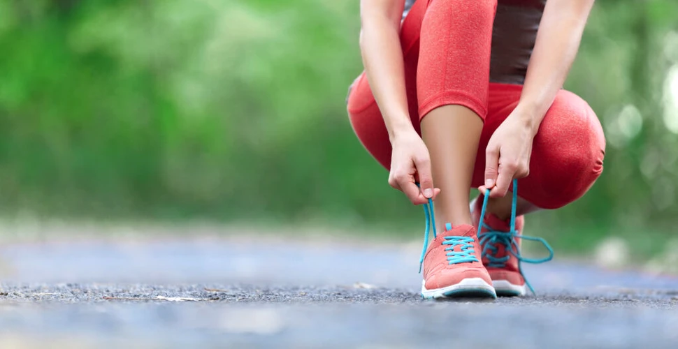 Cea mai ieftină formă de activitate fizică. Cât de mult ne solicită genunchii alergatul?