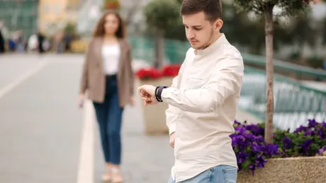 Bărbații din generația Z gândesc ca-n anii ’50: „soția să-și asculte întotdeauna soțul”