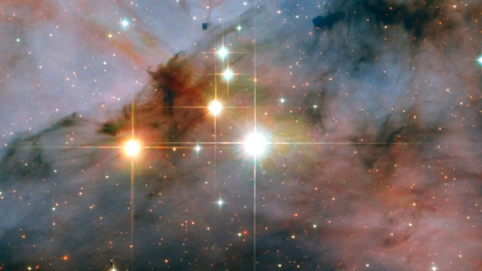 Telescopul Hubble descopera tripleti stelari