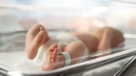 Fetele pot fi mai atrase de chipuri decât de obiecte încă din primele zile de viață