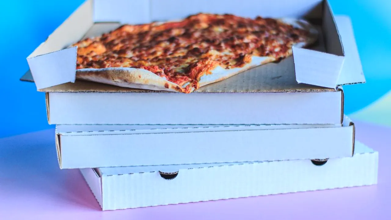 pizza-livrare-unsplash_Descopera 