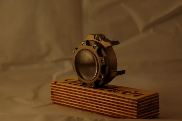 Ceasul care rezistă la unul dintre cei mai puternici explozibili, noua invenţie a germanilor
