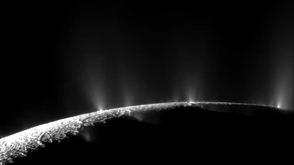 O abundență de metan detectată pe Enceladus ar putea fi un semn al existenței vieții