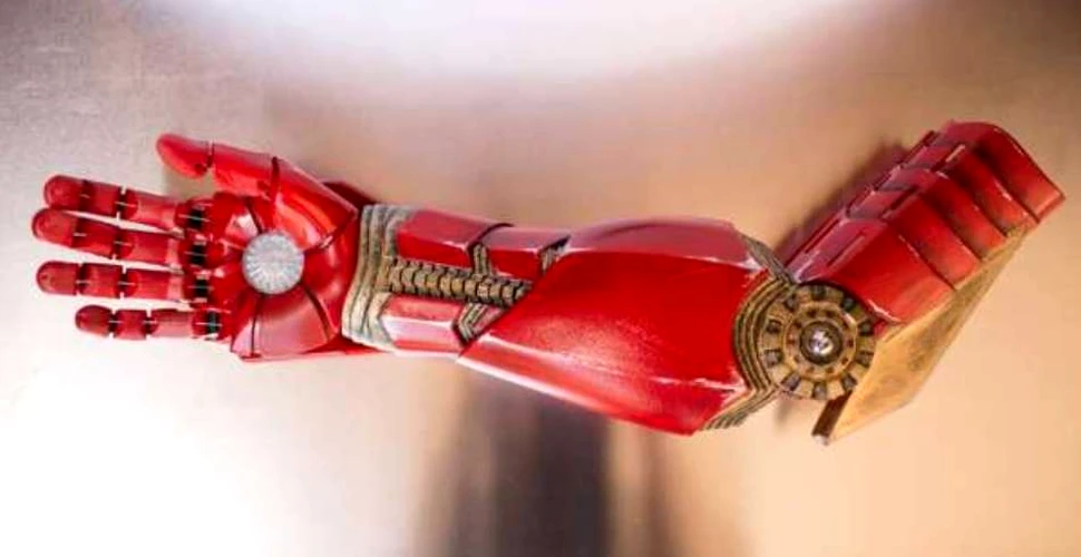 Un copil de şapte ani a primit o mână nouă de la Iron Man. VIDEO