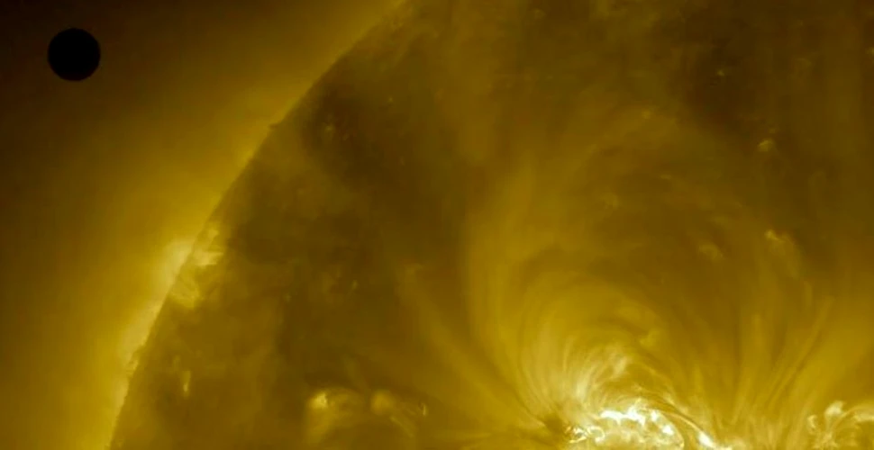 Astronomii au găsit o surpriză ascunsă pe partea întunecată a planetei Venus