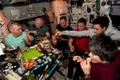 Petrecere cu pizza pentru americanii și rușii de la bordul Stației Spațiale Internaționale